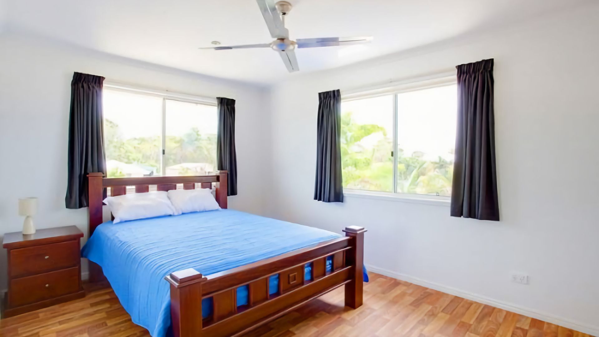 29 Cypress Avenue - Rainbow Beach. Close to the beach with a pool — image 23