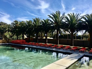 Piscine extérieure, piscine chauffée