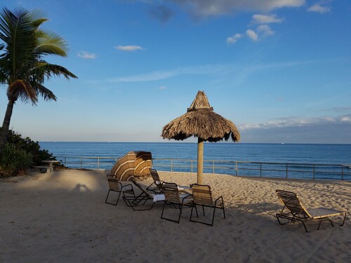  Beach Resort Villa,  2 br / 2 ba,