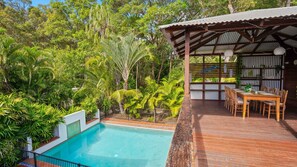 Pool - Gecko's Rest - Rainbow Shores. Executive Beach House - Pet Friendly Too! Wi-fi. Pool (Rainbow Beach)