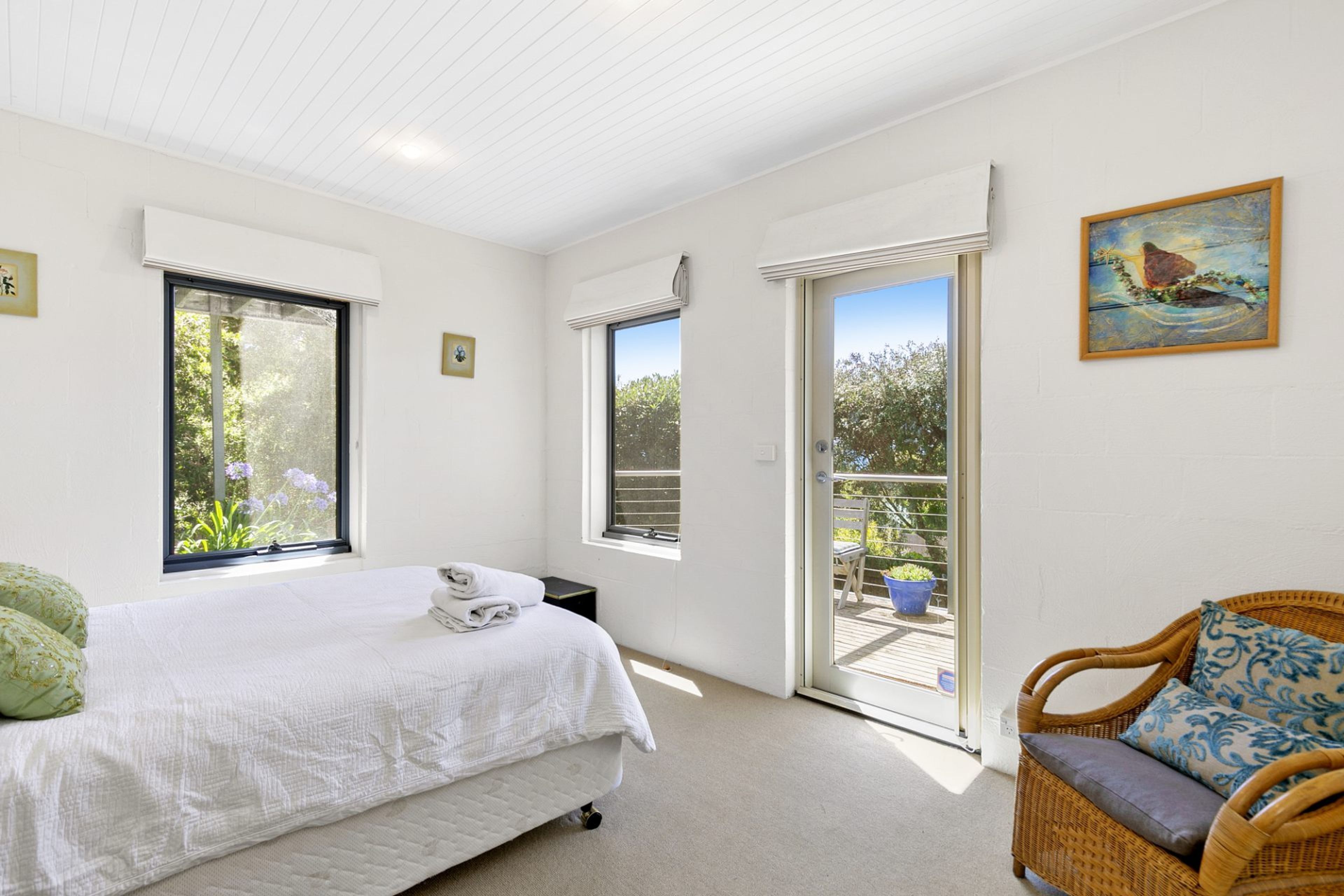 4 bedrooms, WiFi, bed sheets
