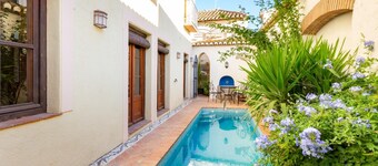 Belle maison andalouse avec piscine barbecue