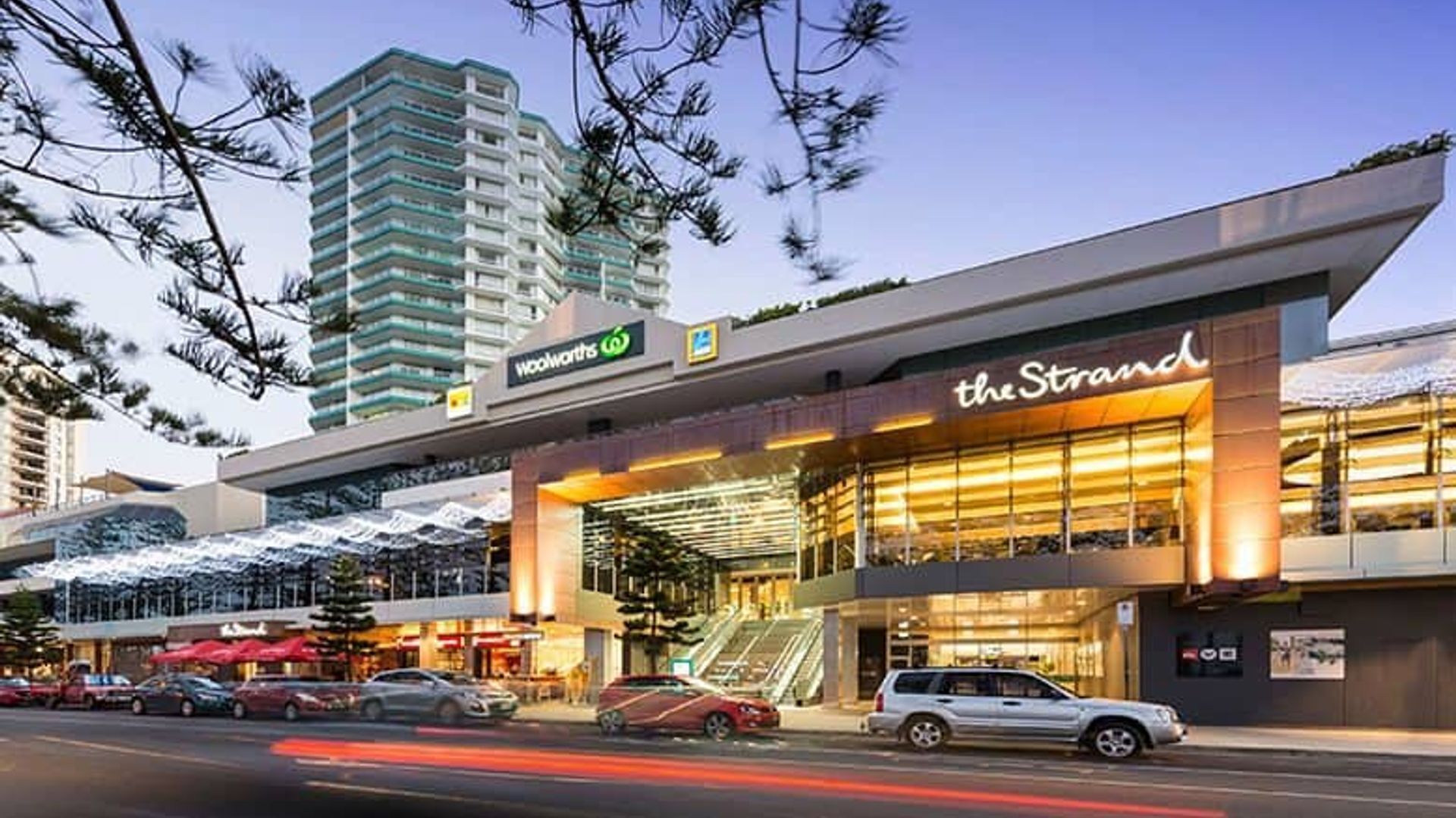 Ocean Plaza 1577 - Coolangatta Beachfront! — image 11