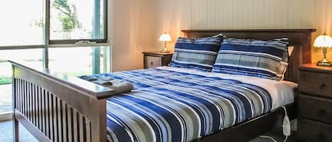 5 bedrooms, iron/ironing board, travel cot, Internet