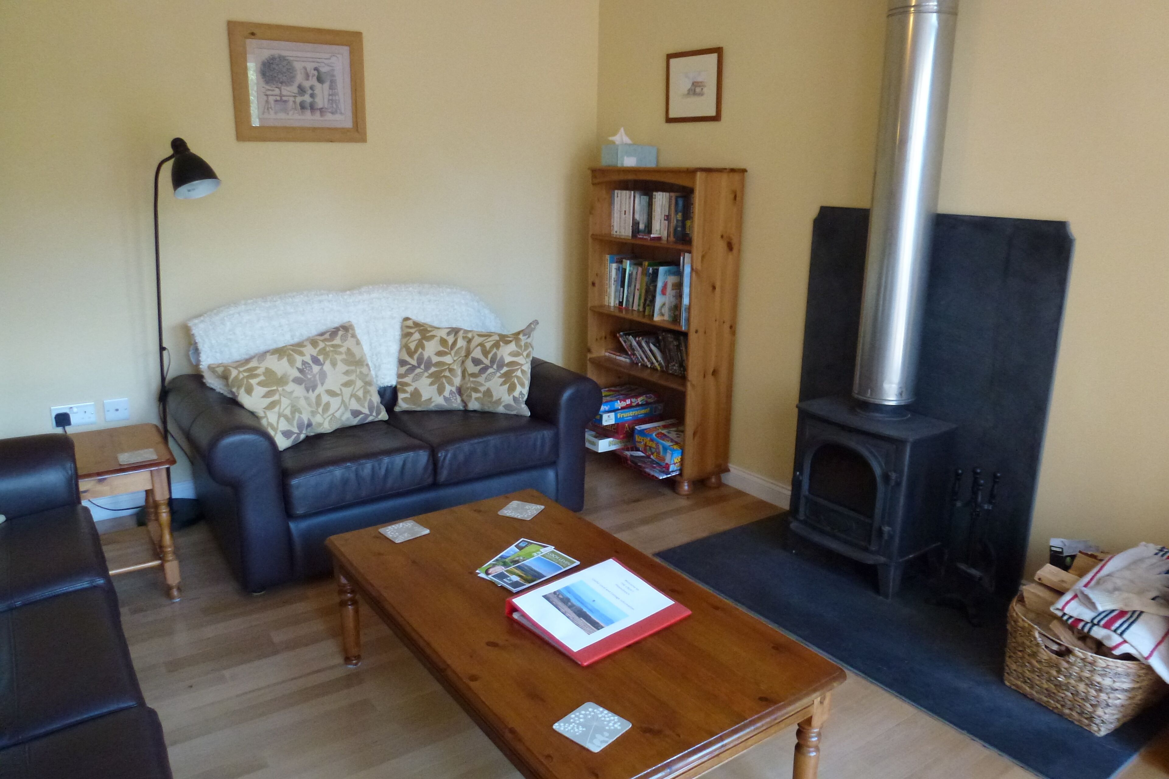 Spacious 2 bed cottage in rural location. Single storey, child friendly