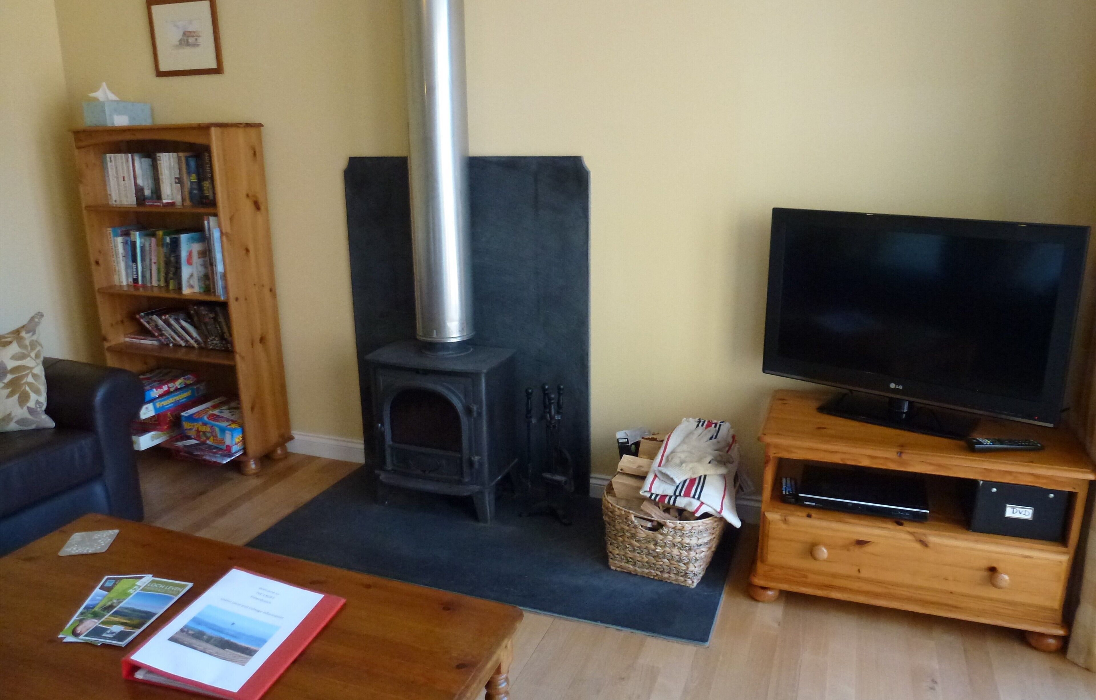 Spacious 2 bed cottage in rural location. Single storey, child friendly