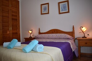 2 bedrooms, iron/ironing board, free WiFi, bed sheets