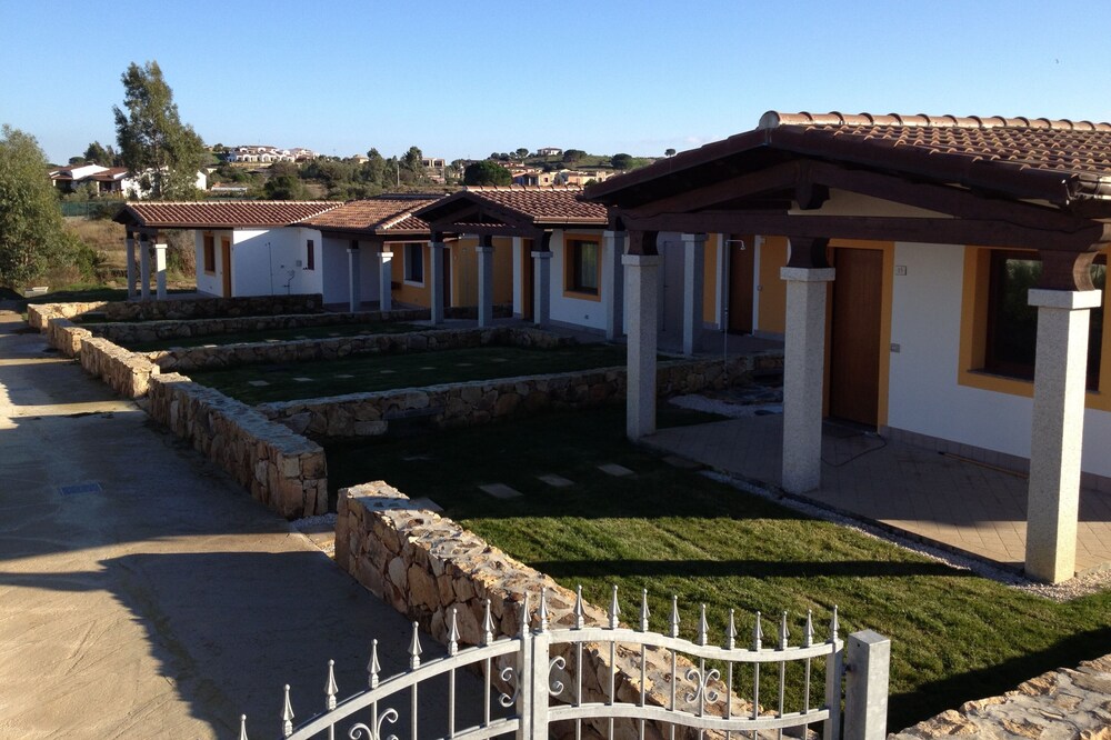 S oggiastrone 5, terraced apartments a few steps from the sea