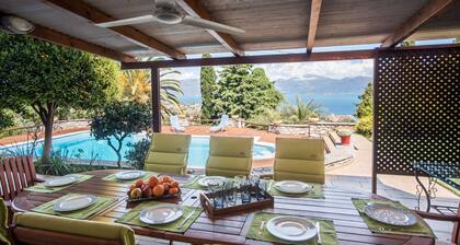 Villa Primavera with pool and sea view / 8 pax
