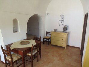 Dining - Dammuso OCRA (Pantelleria)