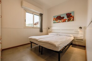 2 bedrooms, in-room safe, free WiFi, bed sheets