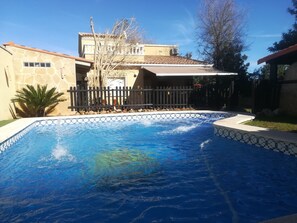 Utomhuspool