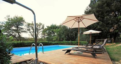 Borgo dei Fondi – Tuscan Oasis with Pool, Just Minutes from Siena