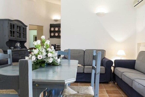 Villa, Garden View | Living area | Fireplace - Villa Biancospini 16 (Castellaneta)