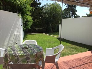 Outdoor dining - 2 Bedrooms, Beach at 300m, Parking (Albufeira)