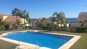 Outdoor pool - Large 3 bedrooms apartment close to marina (Estepona)