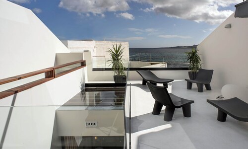 Ocean Space is a stunning holiday home providing a totally unique experience.