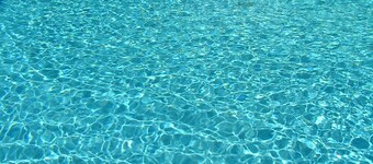  Cottage, POOL, 3 Bedrooms, sleeps 5, its own shady garden, WIFI   in meadowland