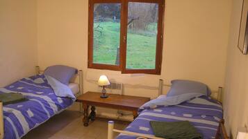 3 chambres, fer et planche Ă repasser, Wi-Fi, draps fournis