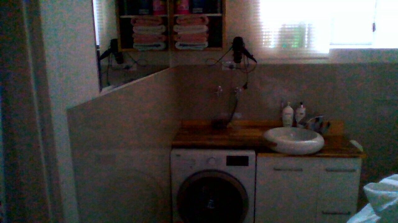 2BR HOLIDAY RENTAL -modern unit - dishwasher Mitchell Park — image 2