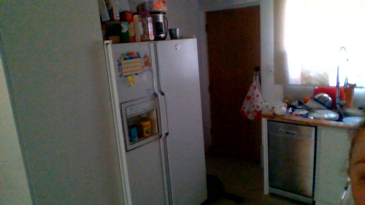 2BR HOLIDAY RENTAL -modern unit - dishwasher Mitchell Park — image 3