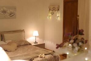 3 chambres, fer et planche à repasser, Wi-Fi, draps fournis