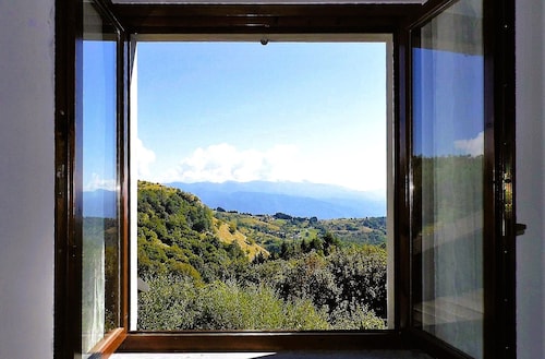 Chalet im bergstil, herrliche Aussicht, eigener Pool, Restaurants zu Fuß, WIFI