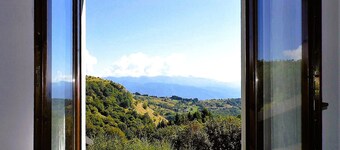  Mountain Villetta, stunning views, own pool, walk 2 restaurants, WIFI