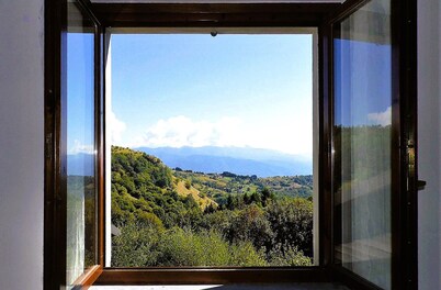  Mountain Villetta, stunning views, own pool, walk 2 restaurants, WIFI