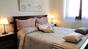 3 soverom, strykejern/-brett, wi-fi og sengetøy