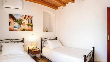 3 bedrooms, in-room safe, desk, soundproofing