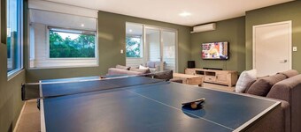 Oasis Tranquil Getaway with Pool and Scenic Outlooks