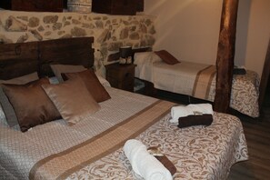 5 chambres, fer et planche à repasser, draps fournis