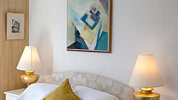 1 habitación, tabla de planchar con plancha, wifi gratis y ropa de cama