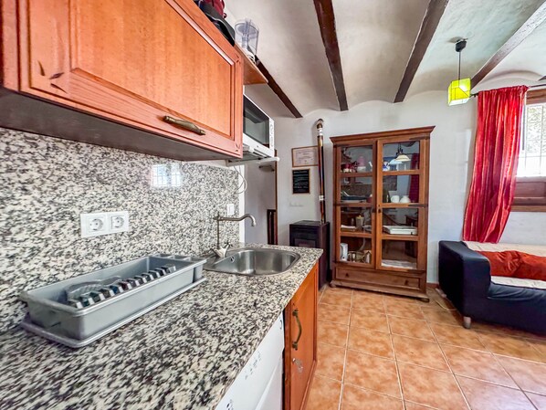 Refrigerador, microondas, horno, lavavajillas