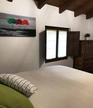 3 chambres, fer et planche à repasser, lit parapluie, Wi-Fi gratuit