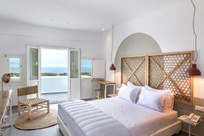 Dobbeltrom, sjøutsikt (Sunset) | Minibar, safe på rommet, skrivebord og skrivebord for bærbar PC