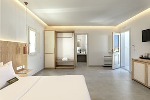 Suite (Aqua Pool) | 1 bedroom, minibar, in-room safe, desk