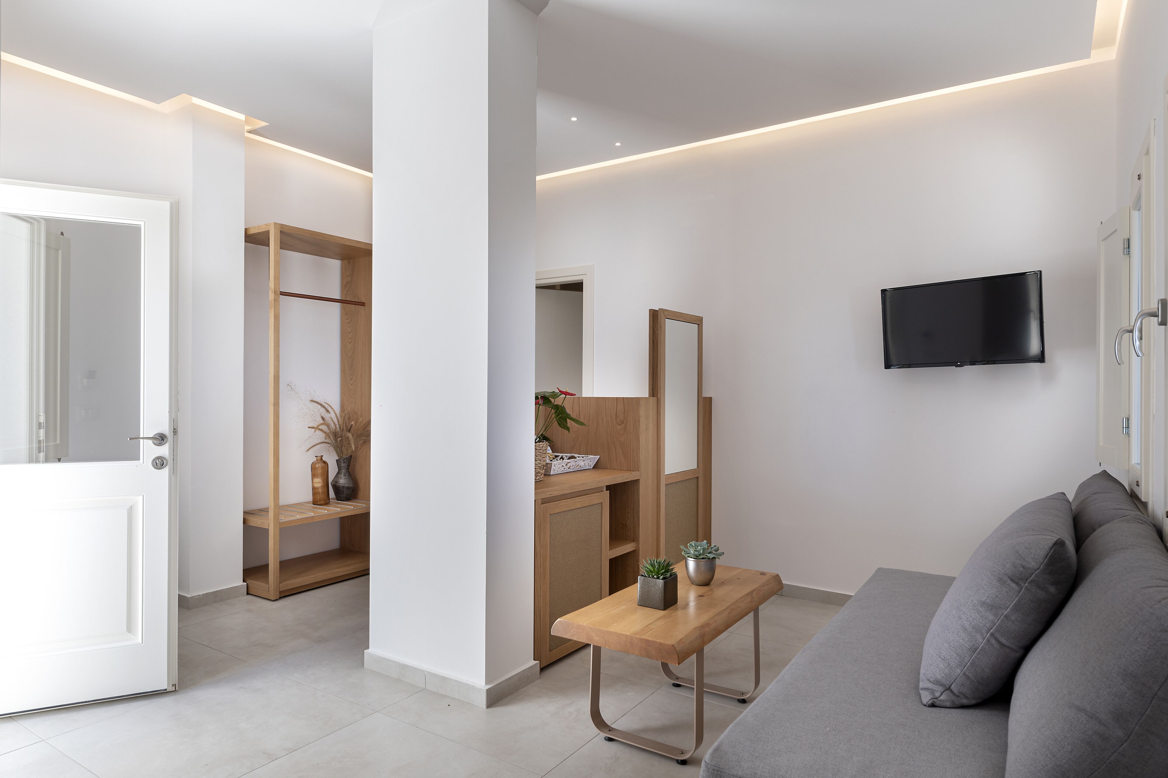 sunset suite with heated plunge pool | living area | smart tv