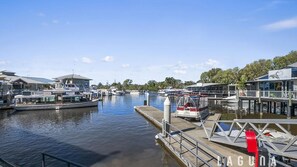 Marina - STUNNING NOOSA RIVER VIEWS (NOOSAVILLE)