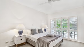 2 bedrooms, iron/ironing board, bed sheets
