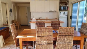 Dining - Ebbtide - sleeps up to 5 (Cowes)