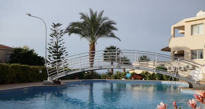 Impresionante vista al mar, piscina grande, balcón, Wi-Fi, televisión en vivo