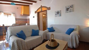 Fernseher, Kamin, DVD-Player