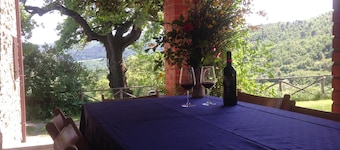 Family-friendly Cottage in authentic stone style Swimmingpool Wine Relax Wif