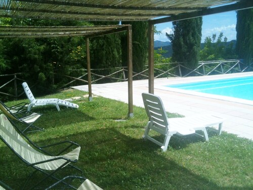 Familienfreundliches Landhaus im authentischen Steinstil Swimmingpool Wein Relax Wif