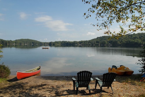 Muskoka Cottage with a Sandy Beach