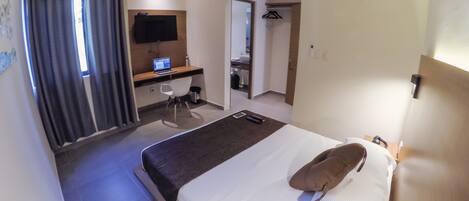 1 Schlafzimmer, BĂŒgeleisen/BĂŒgelbrett, Internetzugang, BettwĂ€sche