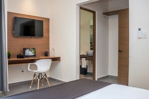 1 bedroom, iron/ironing board, internet, bed sheets