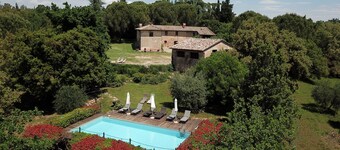 Borgo dei Fondi – Tuscan Oasis with Pool, Just Minutes from Siena